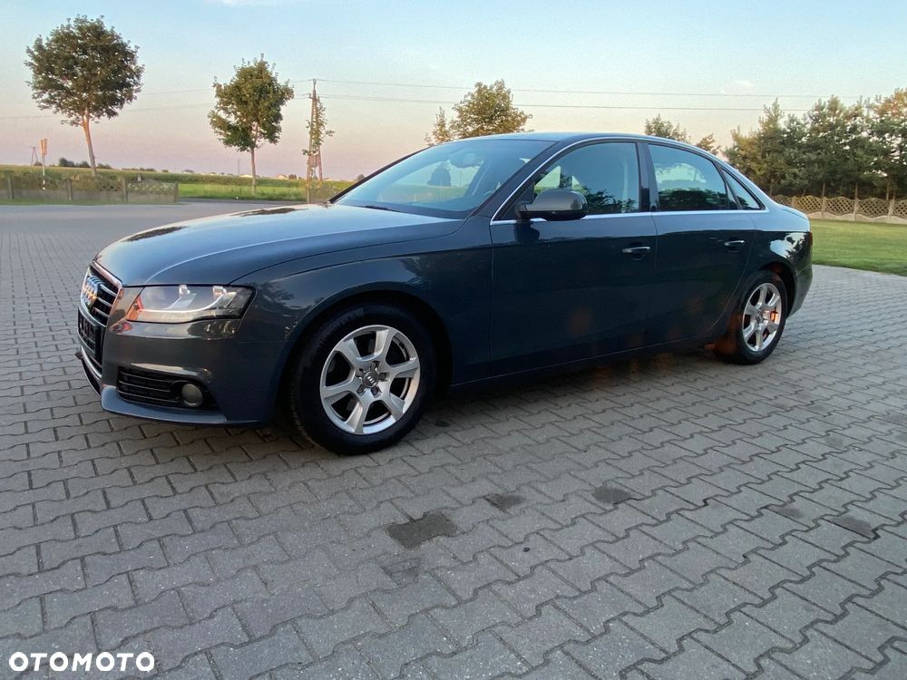 Audi A4 Limousine - 8