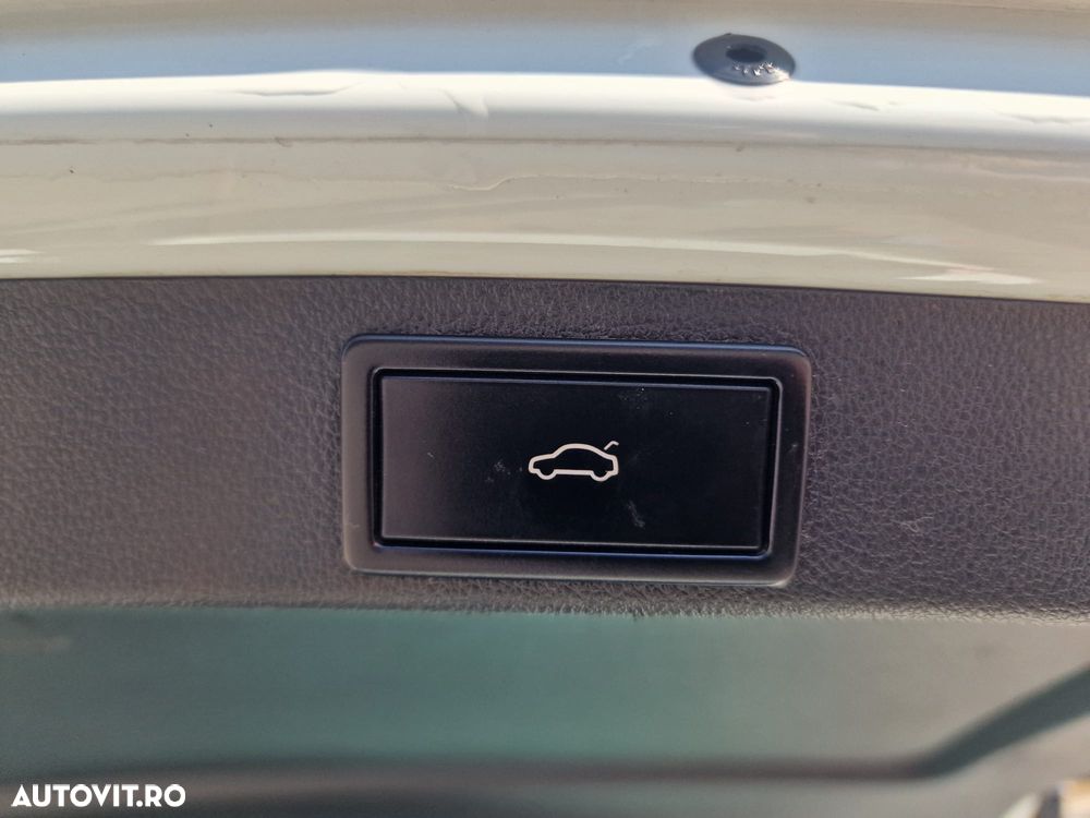 Skoda Octavia 2.0 TDI 4x4 DSG Scout - 8