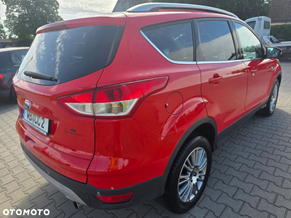 Ford Kuga 1.6 EcoBoost 2x4 Titanium - 5