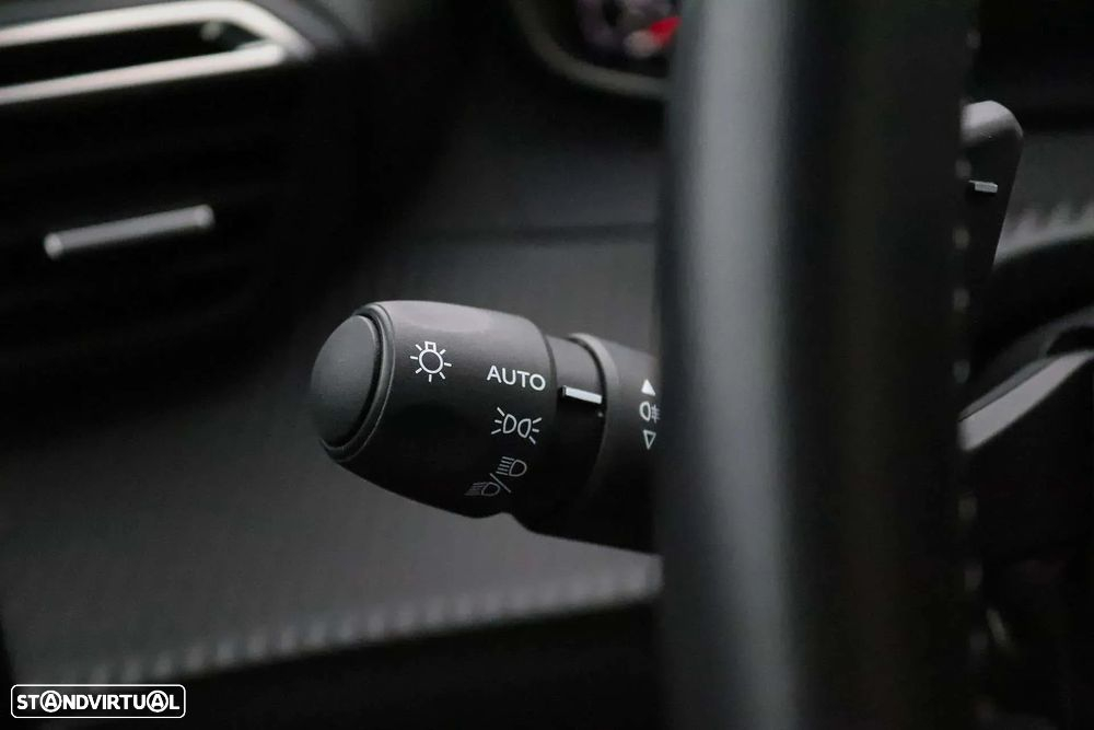 Peugeot 2008 1.5 BlueHDi Allure Pack EAT8 - 21