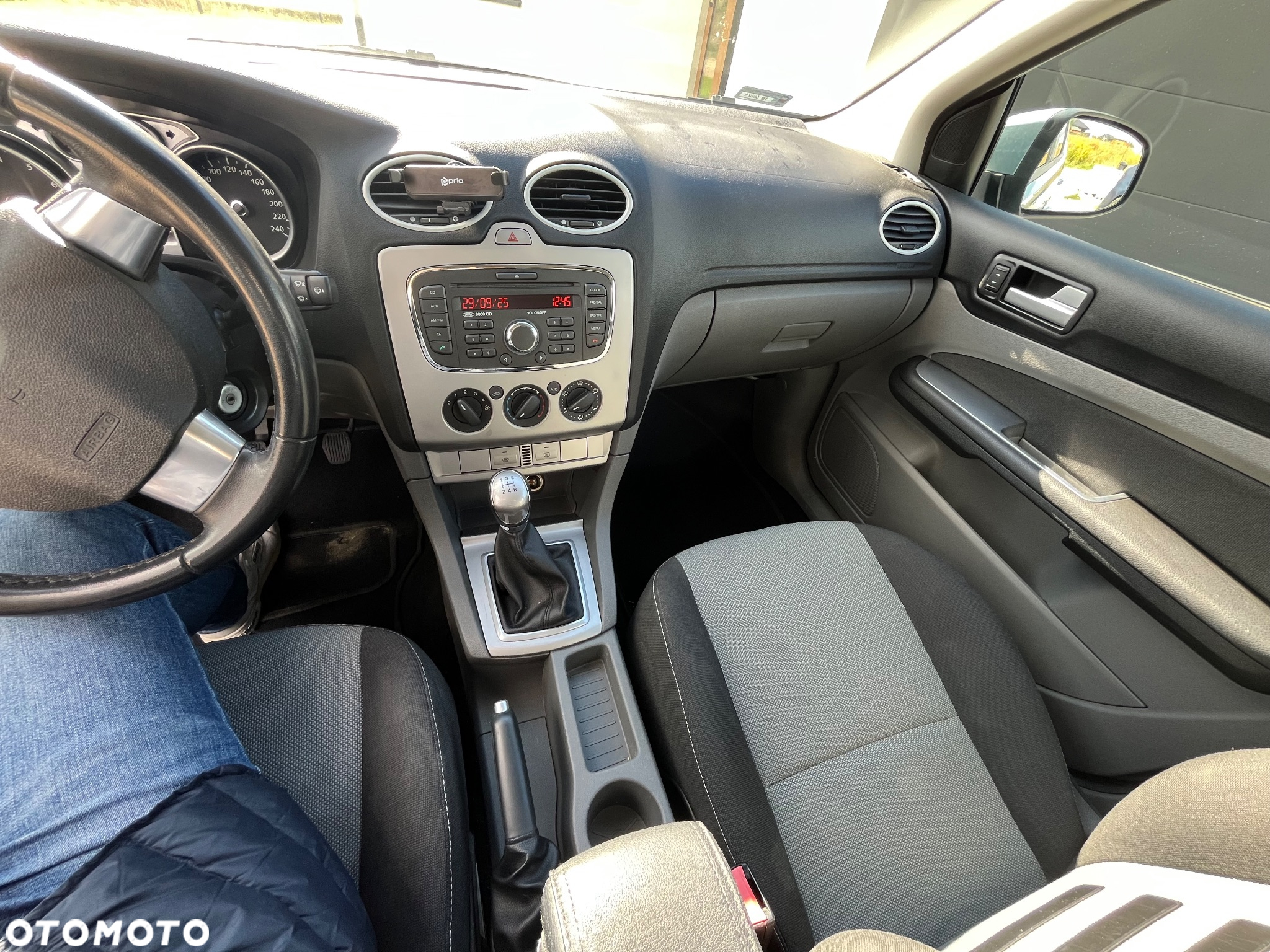 Ford Focus 1.6 16V Ambiente - 9