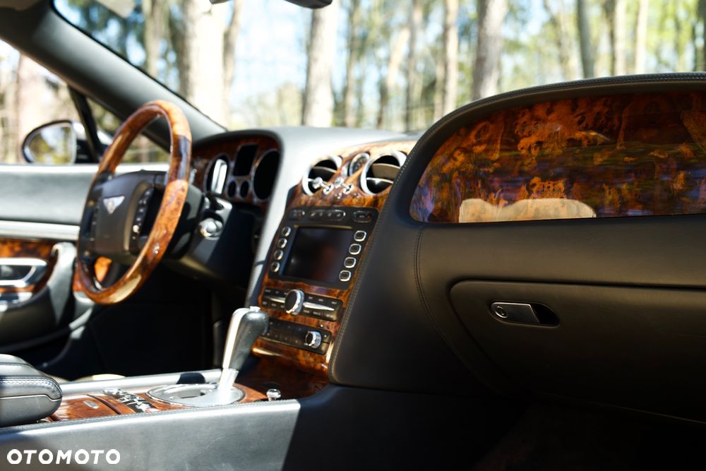 Bentley Continental GT - 11