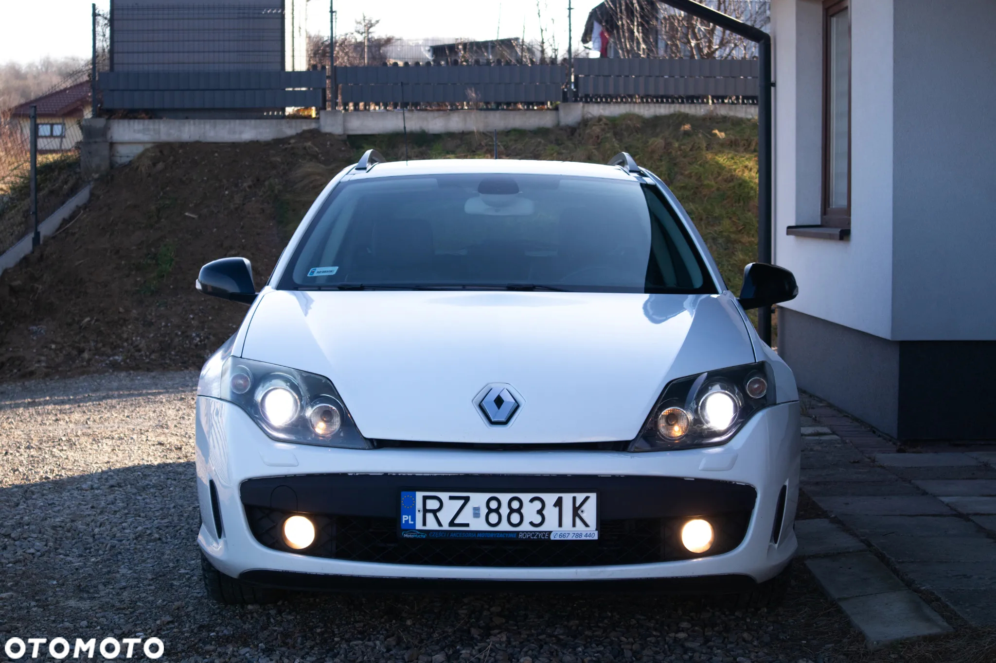 Renault Laguna Grandtour dCi 180 FAP GT - 2