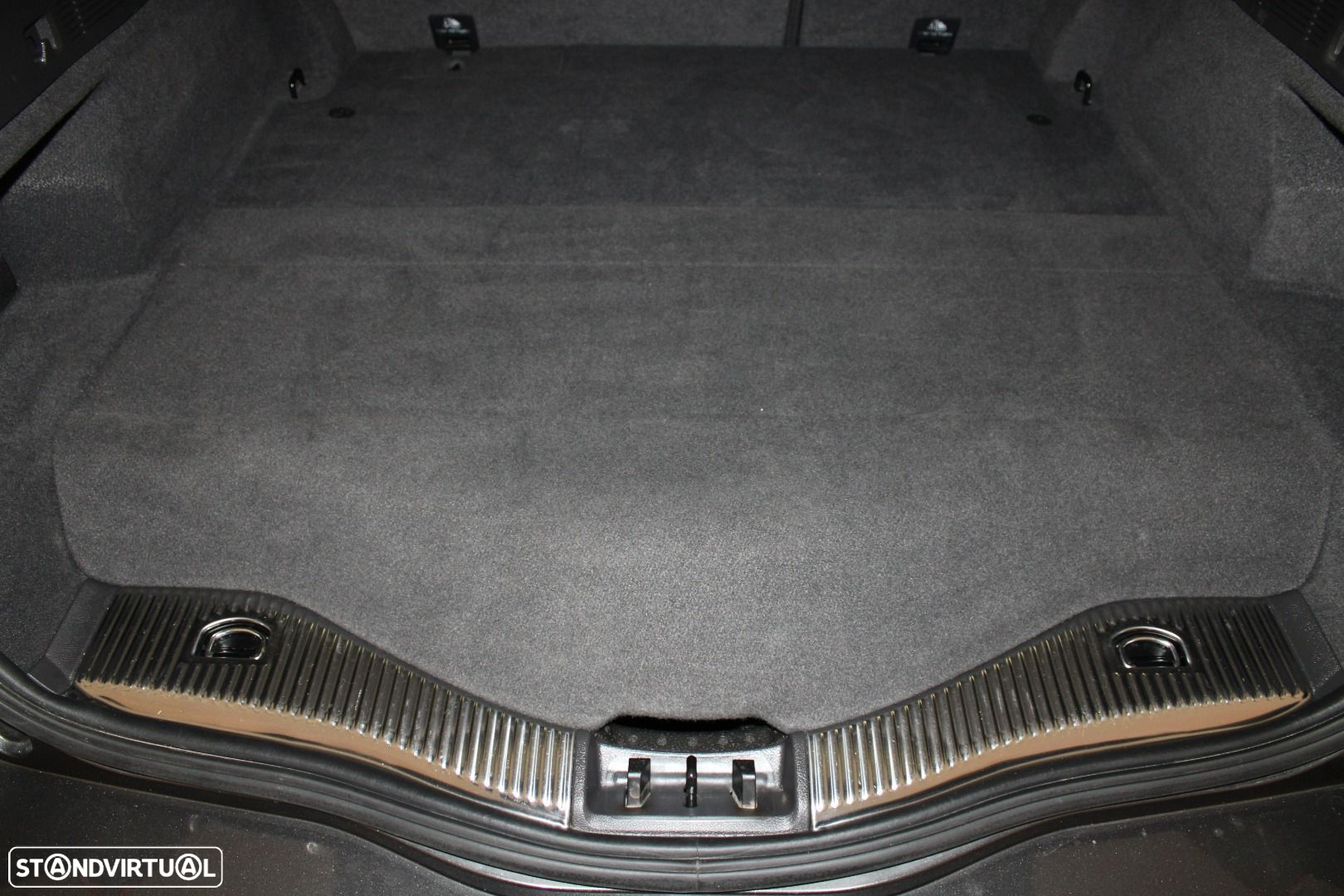 Ford Mondeo SW 2.0 HEV Titanium - 33