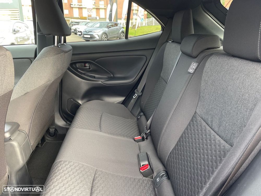 Toyota Yaris Cross 1.5 HDF Square Collection - 12