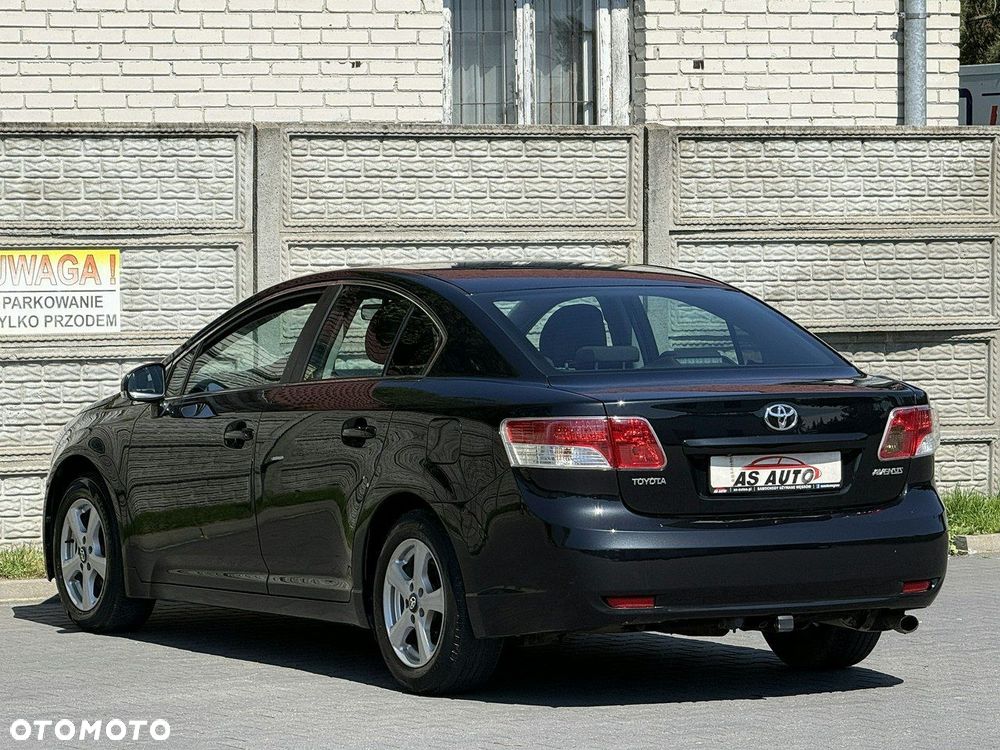 Toyota Avensis 1.8 Sol - 38