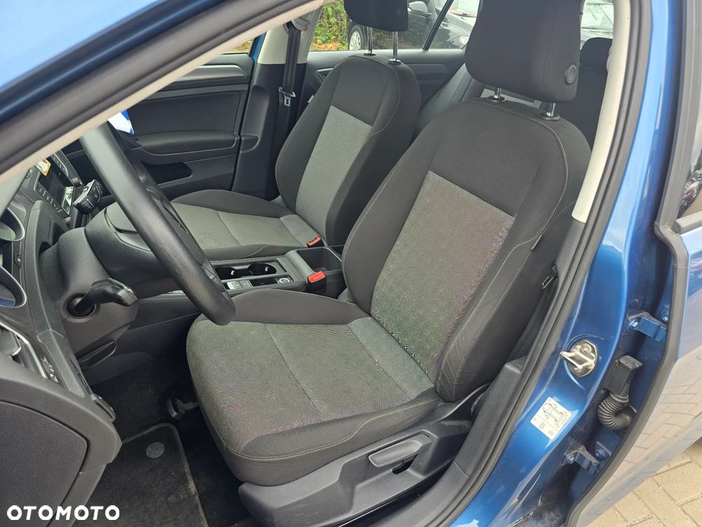 Volkswagen Golf - 12