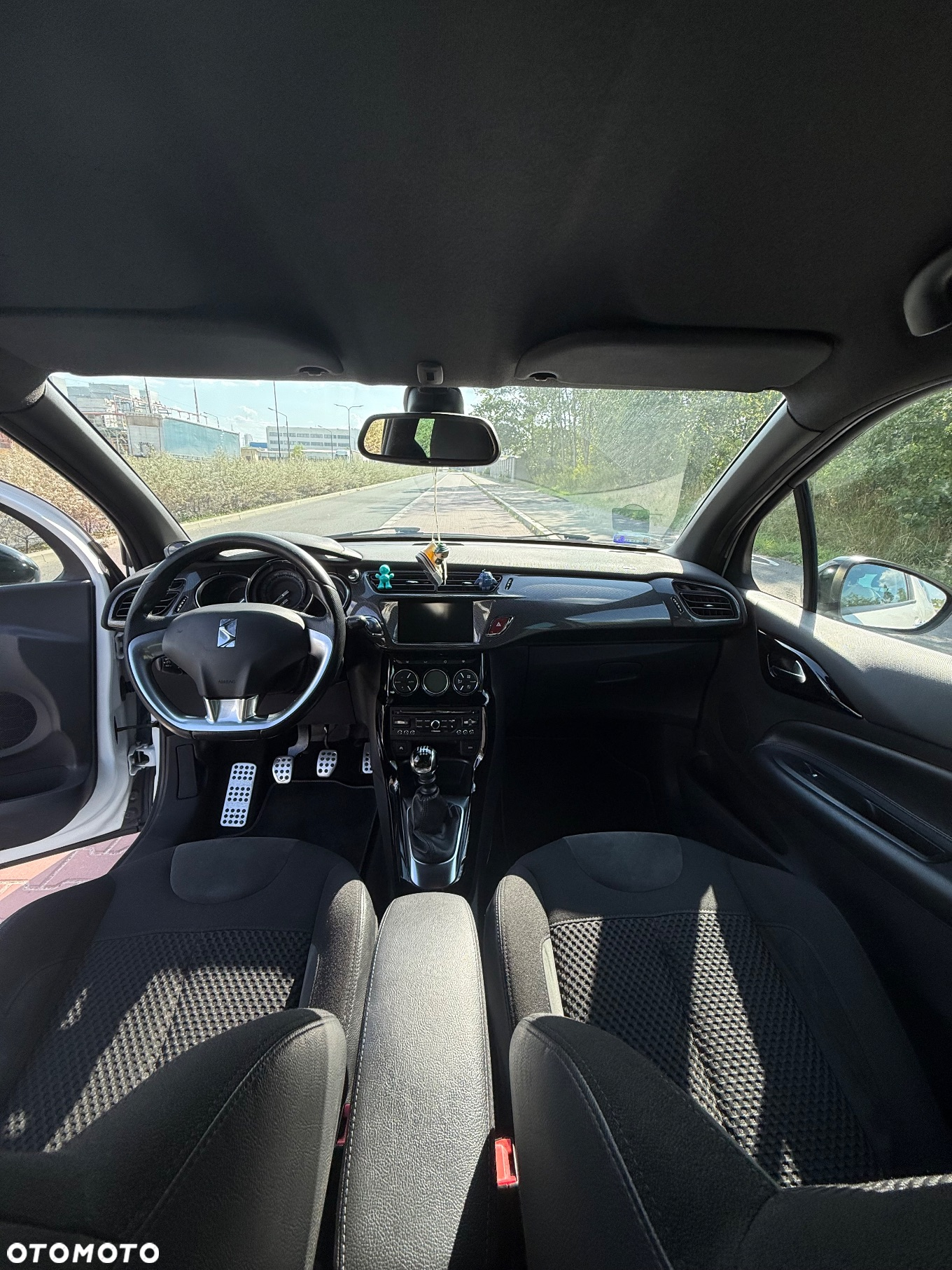 Citroën DS3 1.6 e-HDi SportChic - 21
