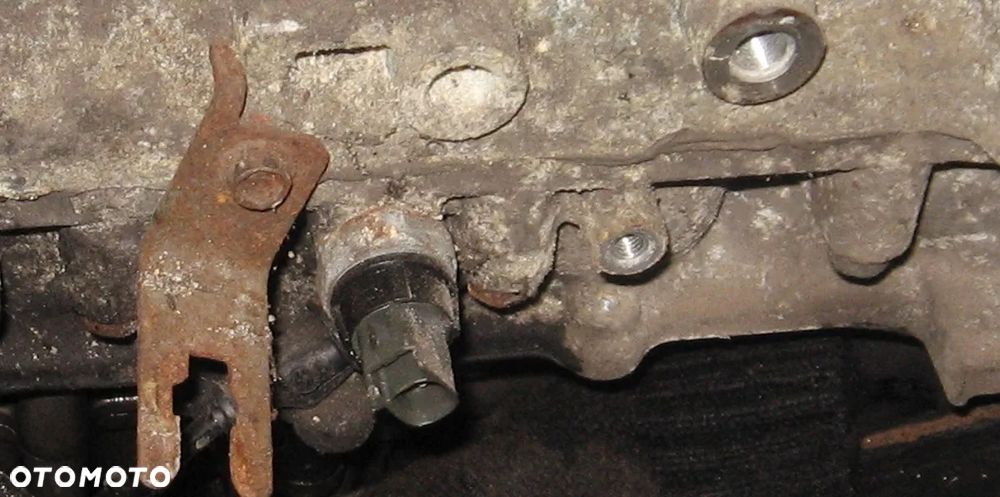 pokrywa zaworów blok głowica HONDA CIVIC VIII UFO 2.2 ICTDI DIESEL obudowa filtra oleju n22a2 - 9
