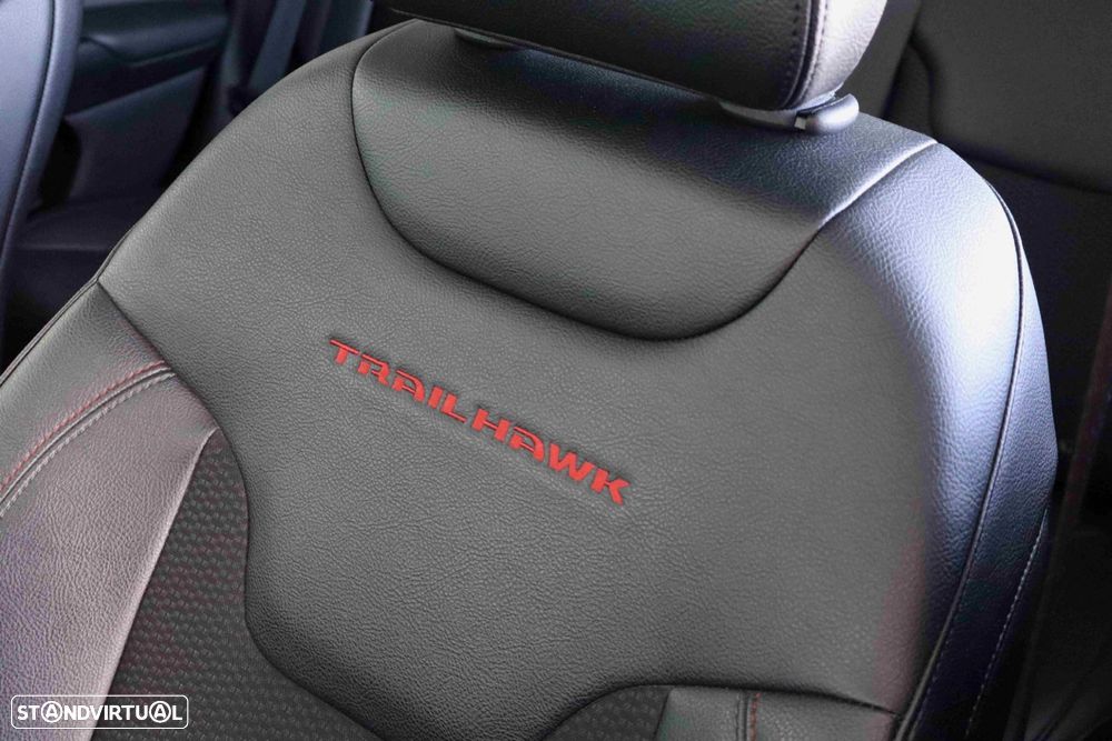 Jeep Compass 1.3 TG Trailhawk - 46