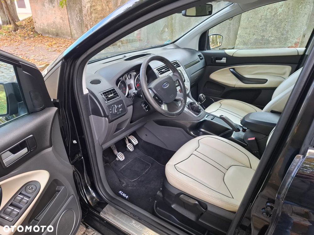 Ford Kuga - 9