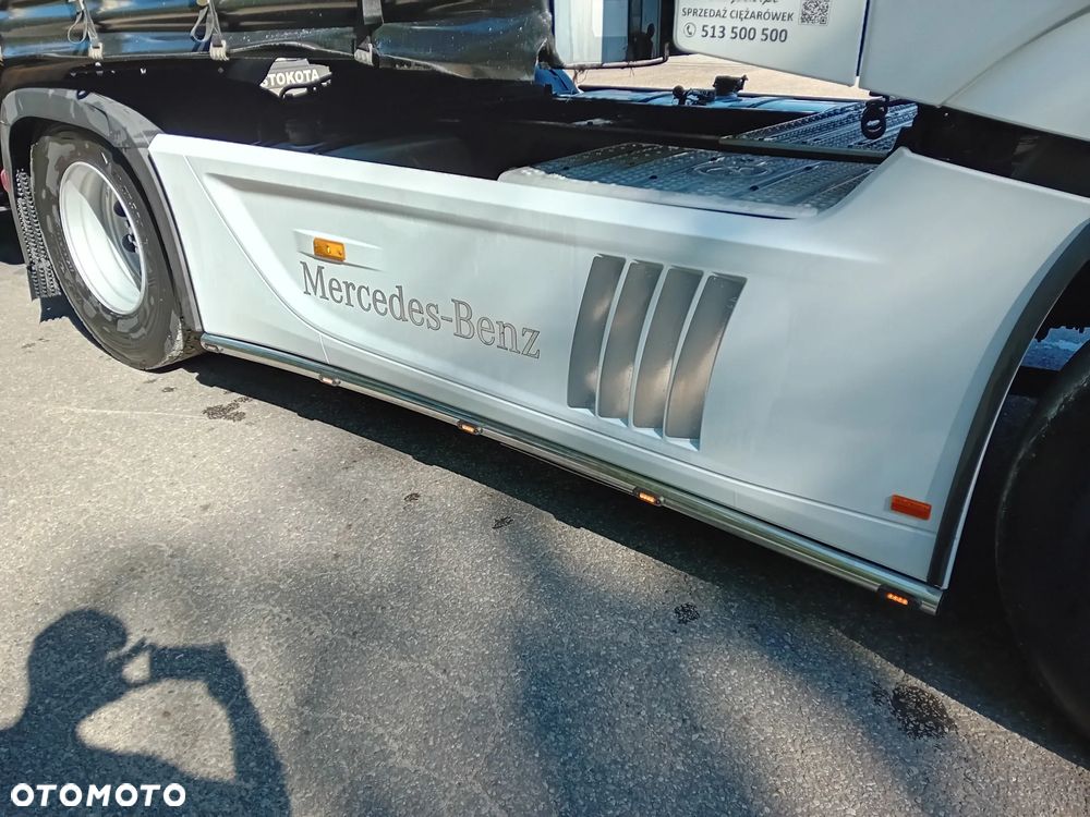 Mercedes-Benz ACTROS - 8