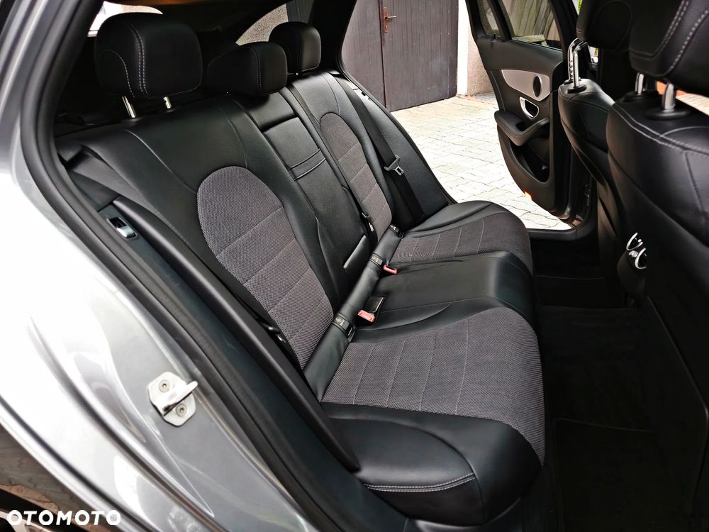 Mercedes-Benz Klasa C 180 T Kompressor Automatik BlueEFFICIENCY Avantgarde - 23