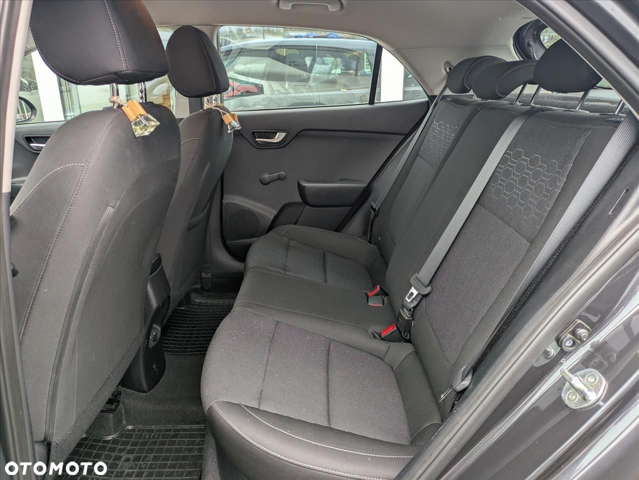 Kia Rio 1.2 L - 18