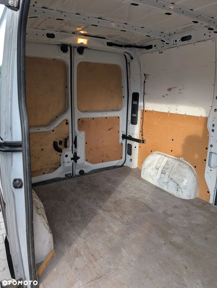 Nissan NV400 - 9