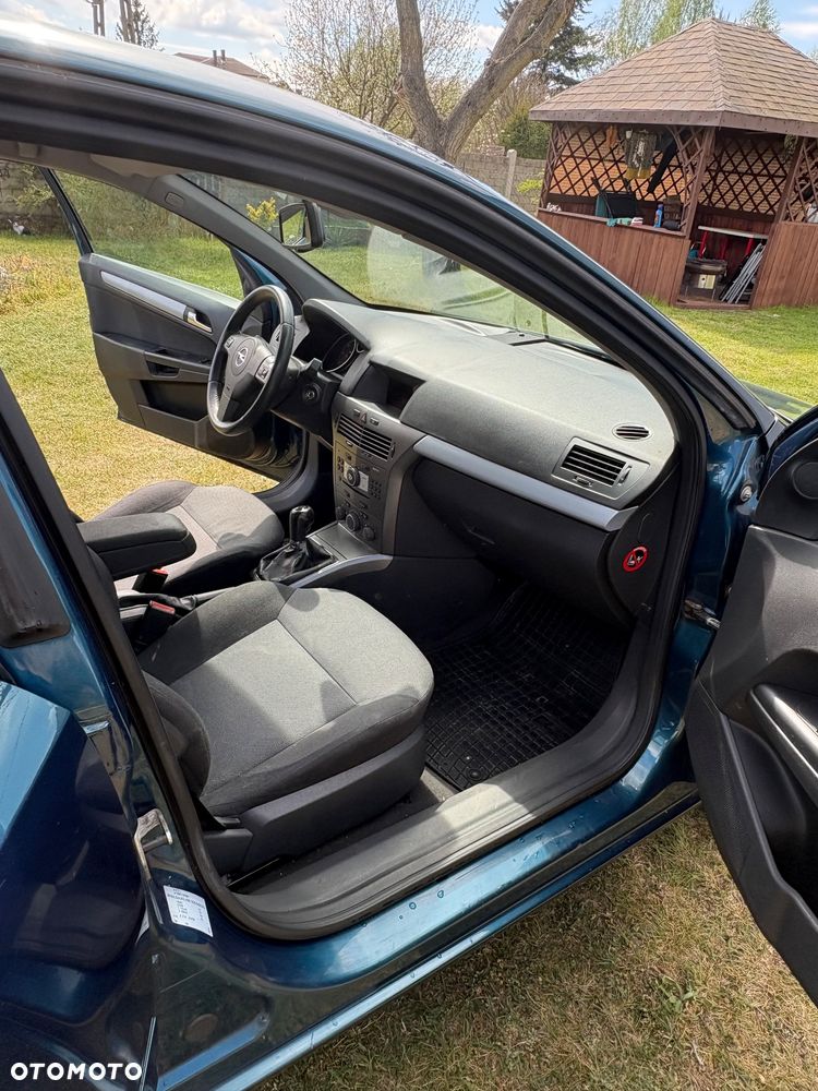 Opel Astra 1.9 CDTI - 10