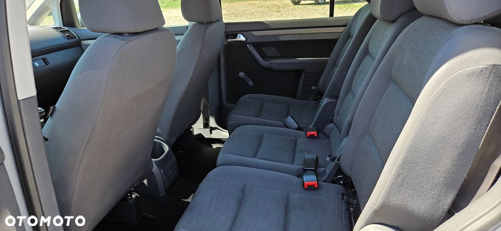 Volkswagen Touran - 20
