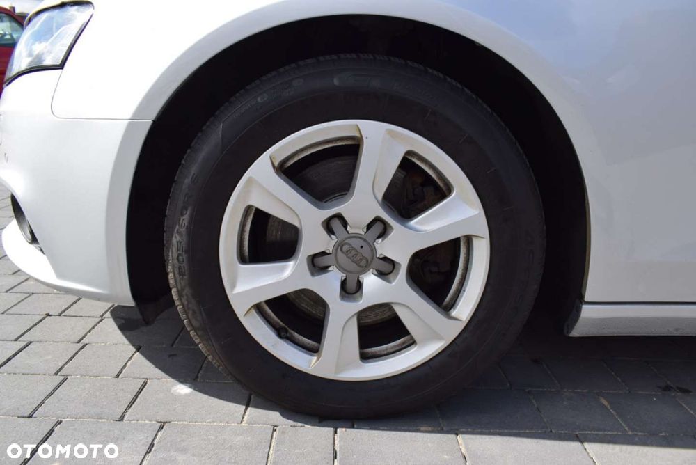 Audi A4 Limousine 2.0 TDI DPF Ambiente - 31