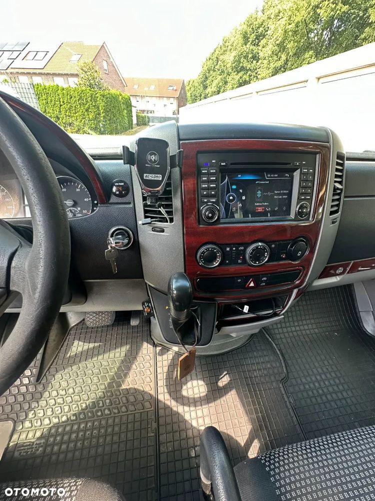 Mercedes-Benz Sprinter - 13
