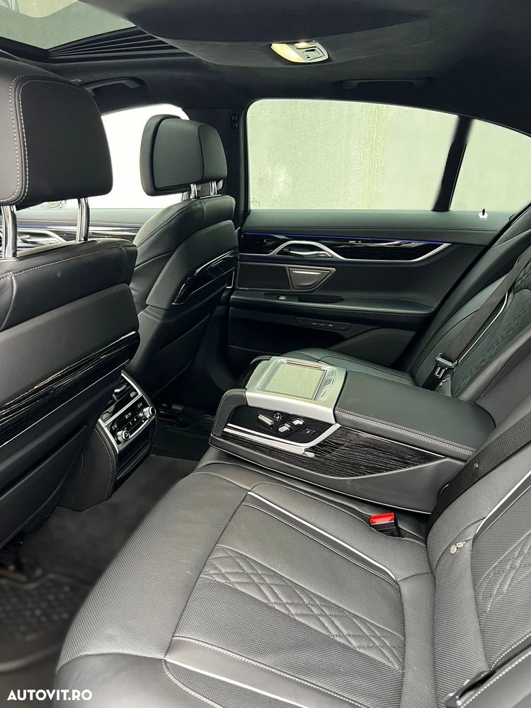 BMW Seria 7 730d xDrive MHEV - 18