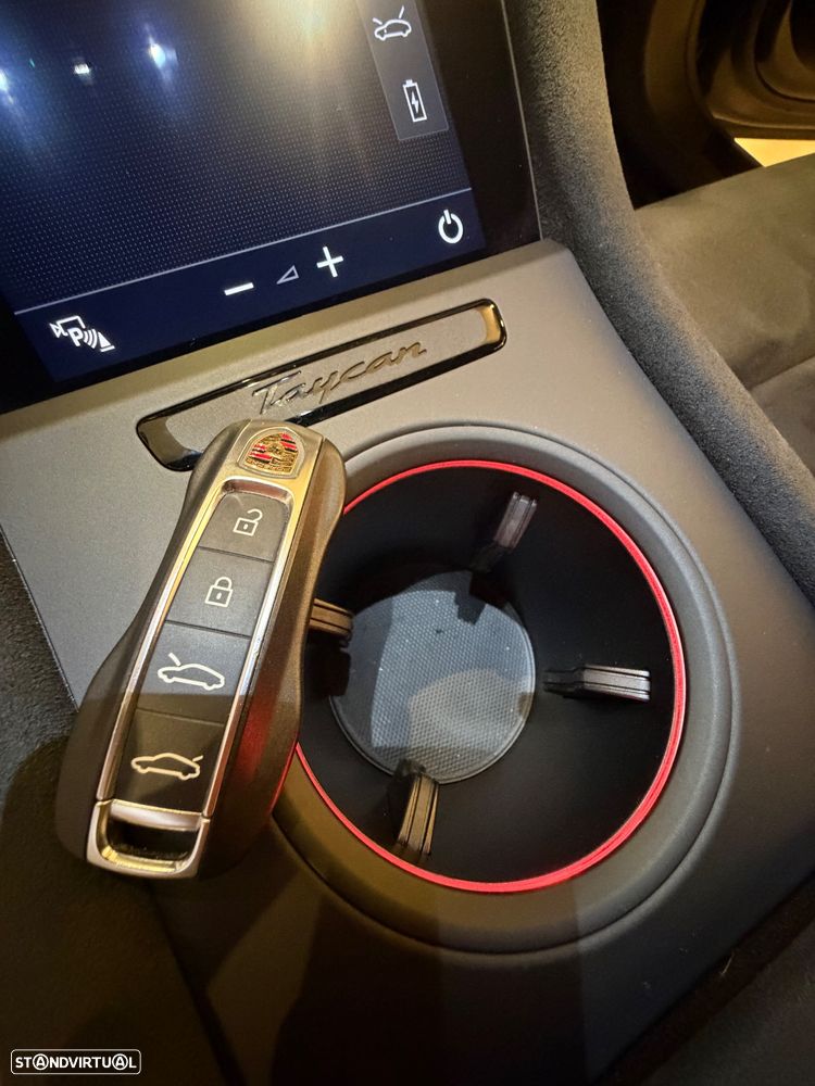 Porsche Taycan GTS - 53