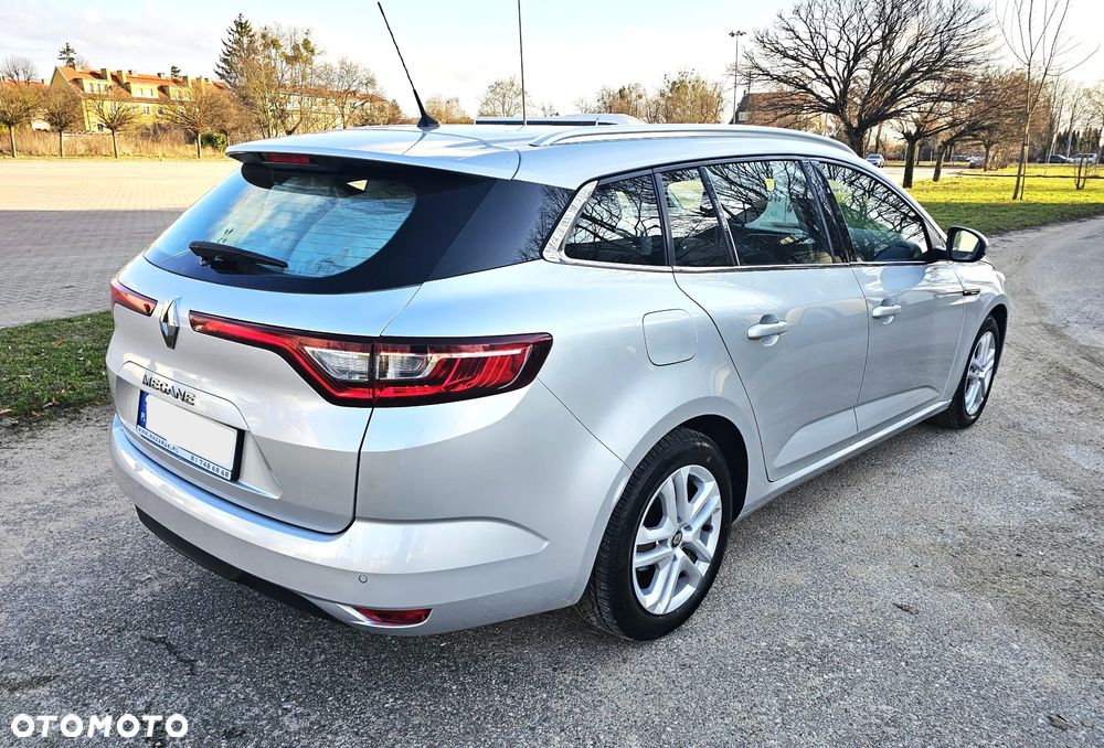 Renault Megane 1.5 Blue dCi Zen - 4
