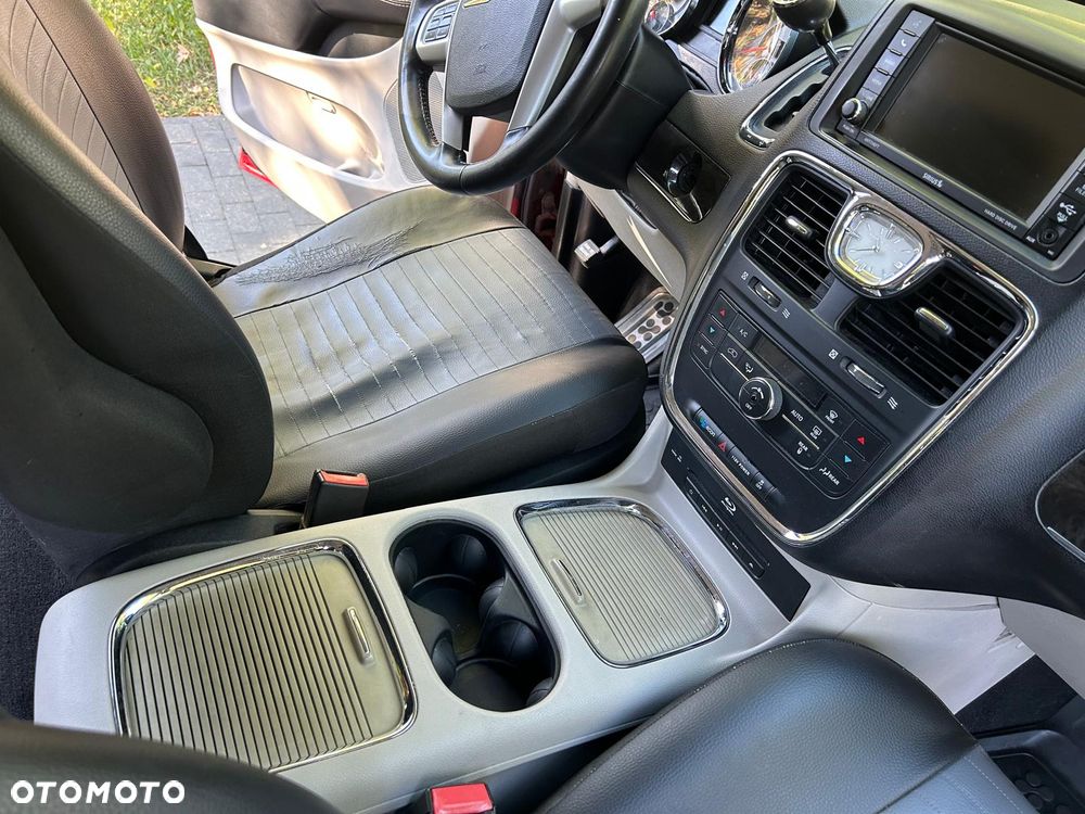Chrysler Town & Country 3.6 Touring - 32