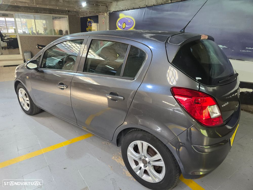 Opel Corsa 1.2 Enjoy - 4