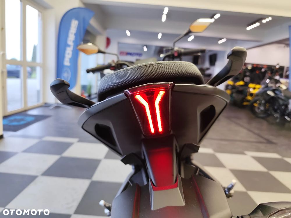 VOGE R125S - 27