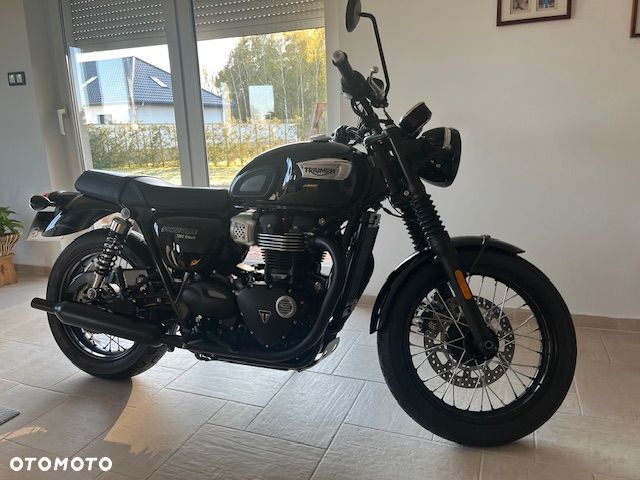 Triumph Bonneville - 6