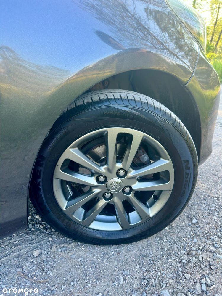 Toyota Yaris 1.0 Premium - 10