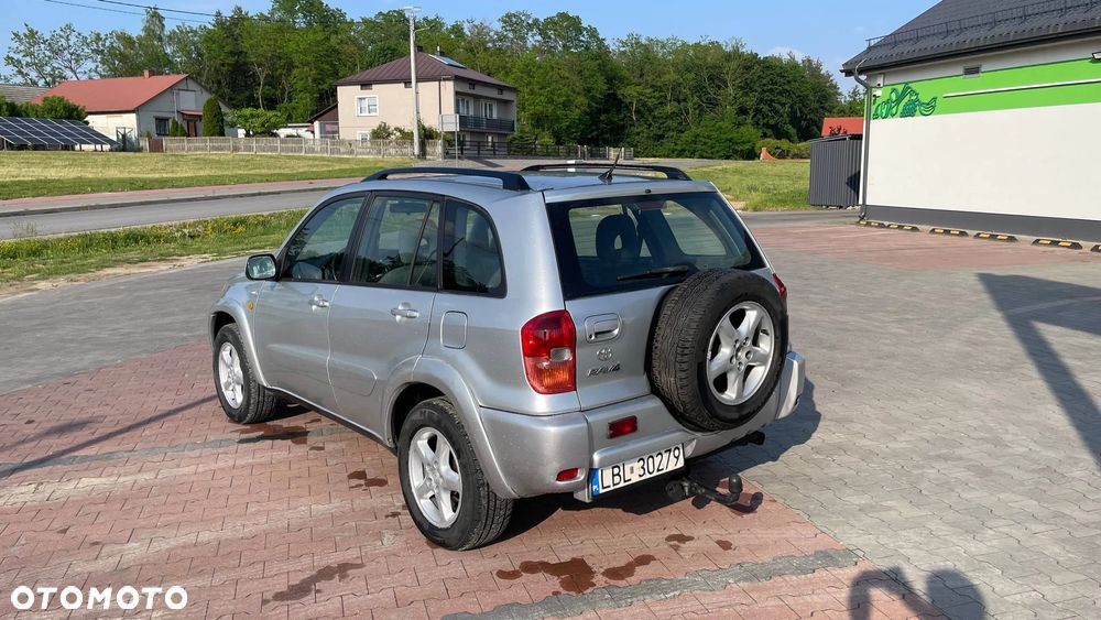 Toyota RAV4 2.0 D-4D 4x4 - 4