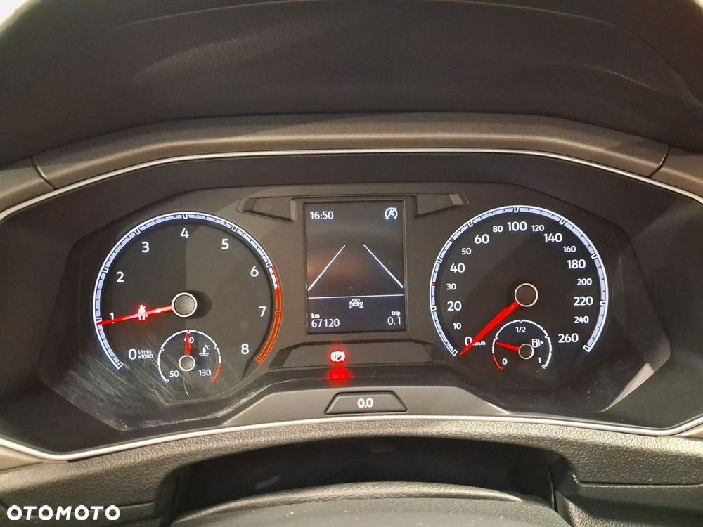 Volkswagen T-Roc - 21