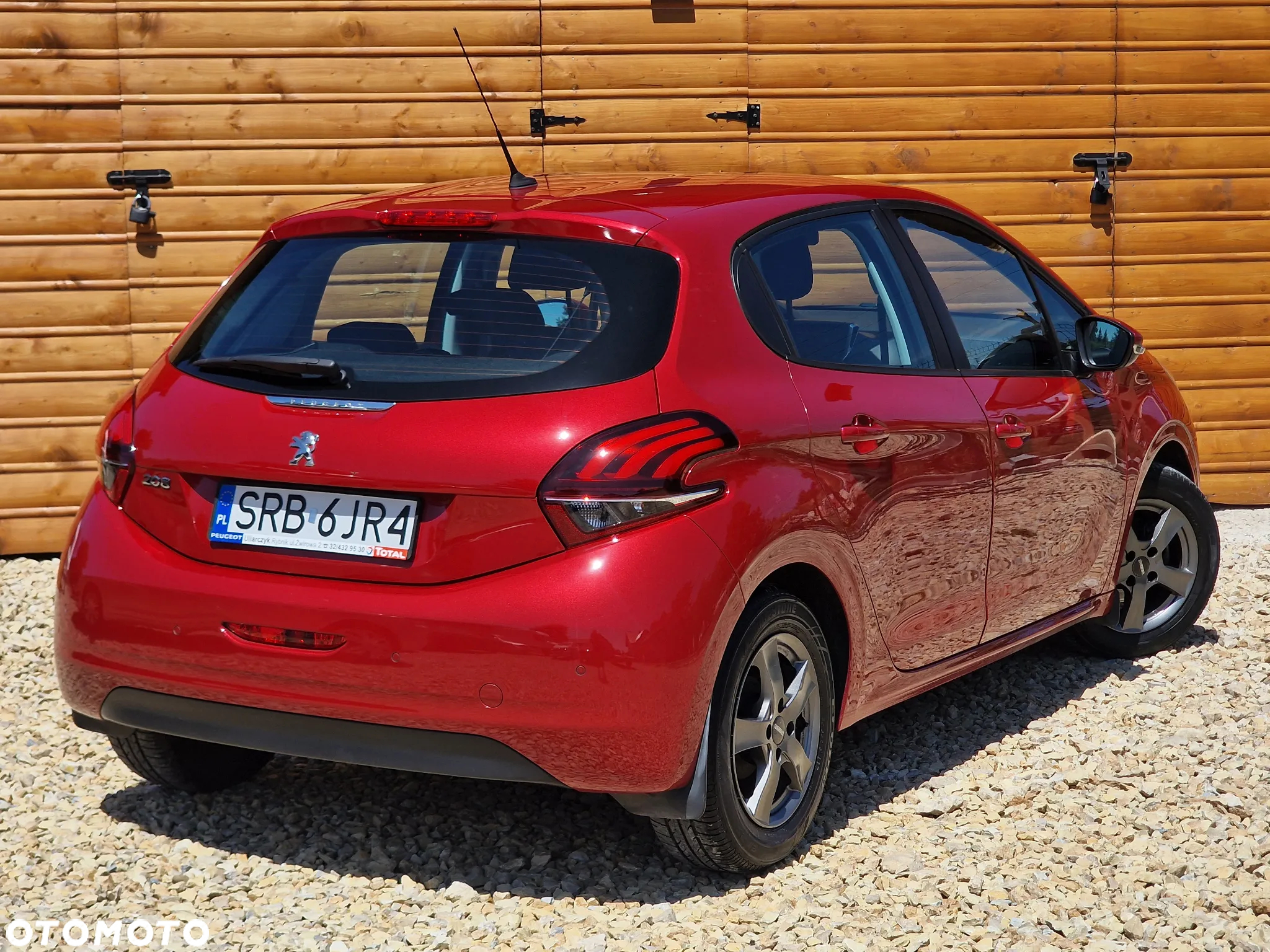 Peugeot 208 1.2 PureTech Allure - 17