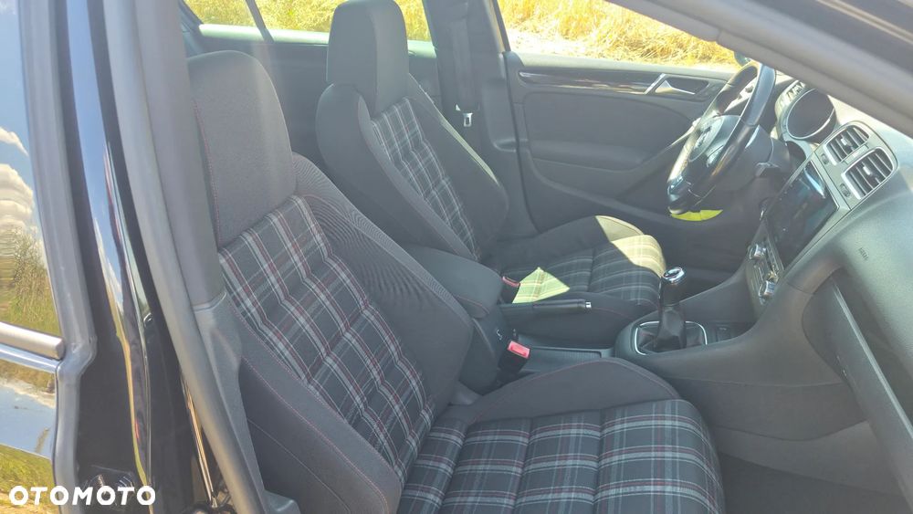 Volkswagen Golf - 13