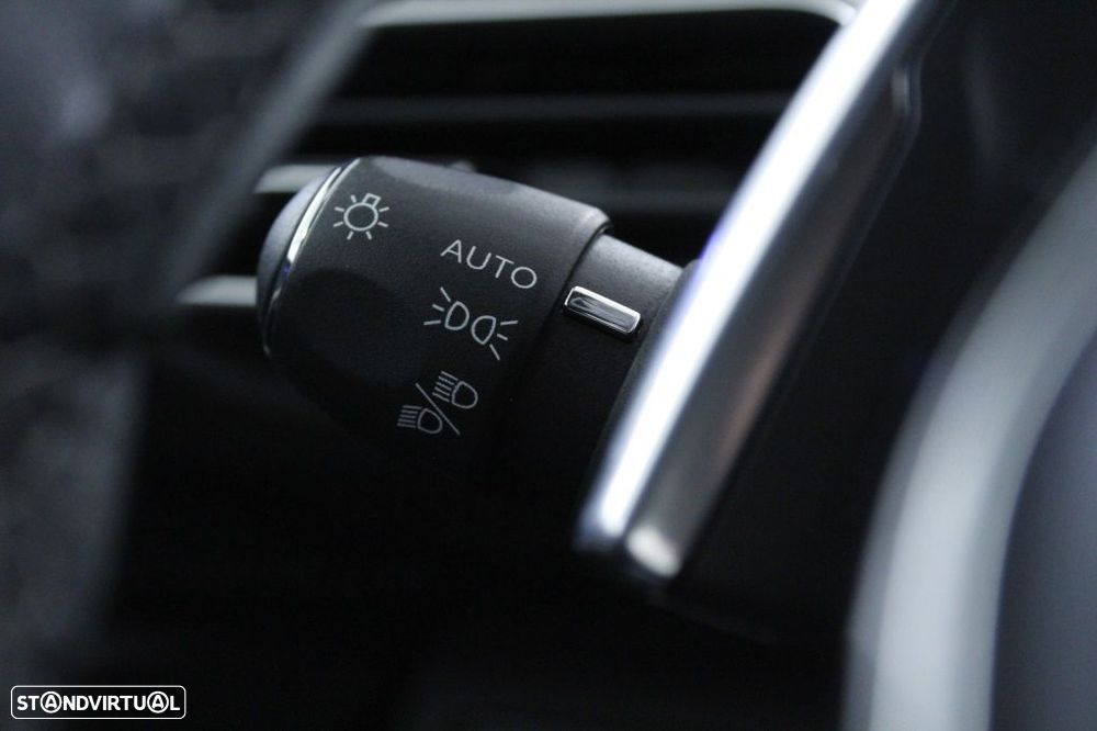 Peugeot 3008 1.5 BlueHDi Allure Pack EAT8 - 25