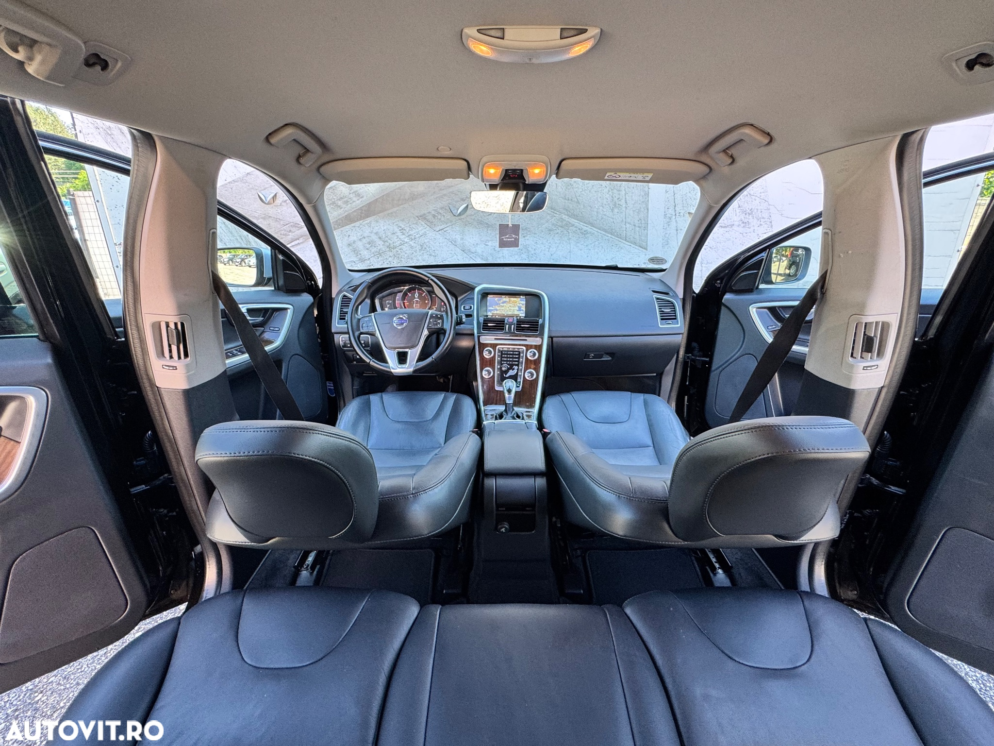 Volvo XC 60 D5 AWD Geartronic Summum - 26