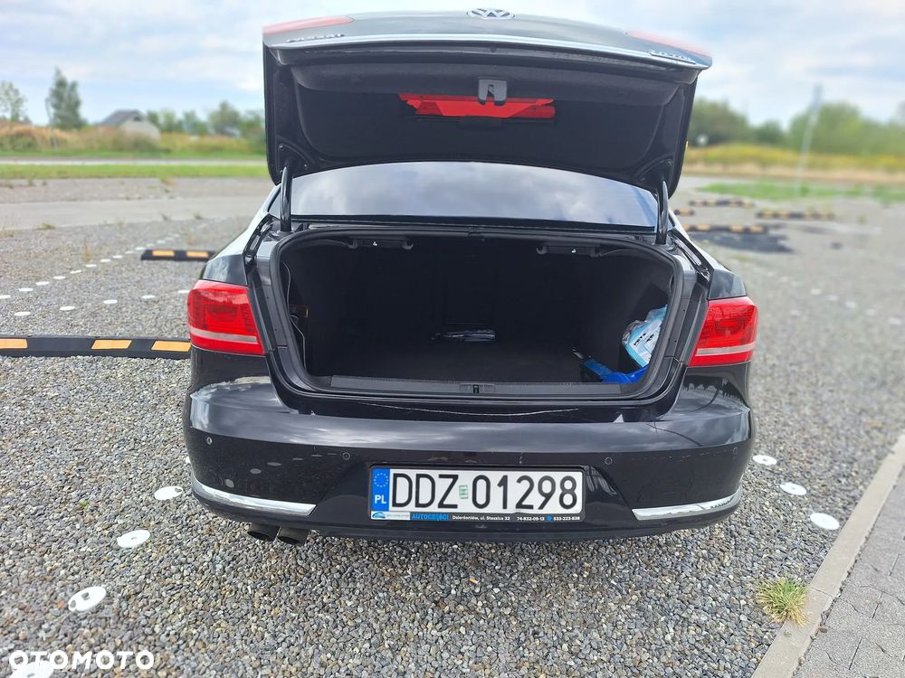 Volkswagen Passat 2.0 TDI Comfortline - 11