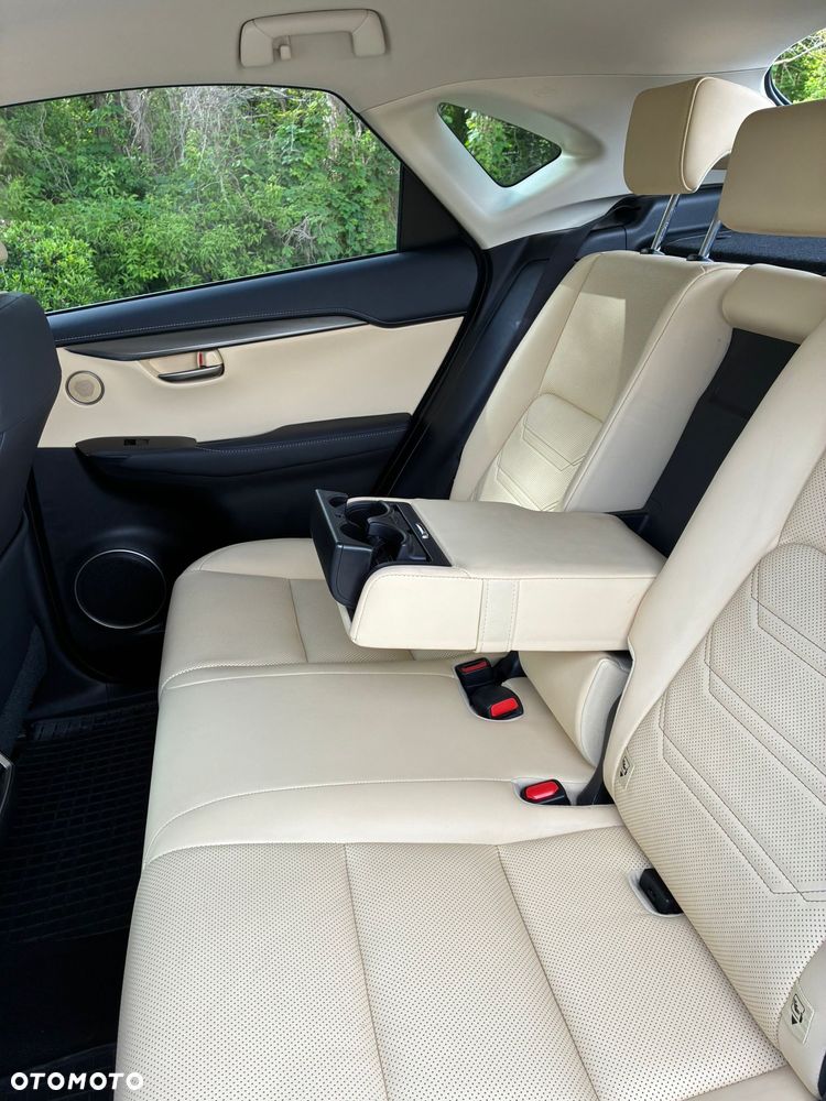 Lexus NX 200t Prestige AWD - 8