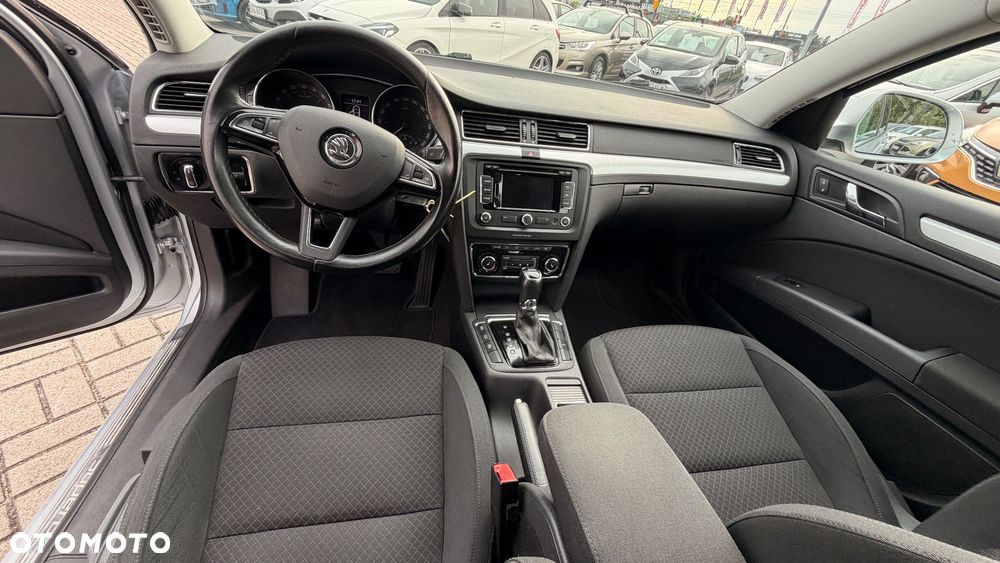 Skoda Superb 2.0 TDI DSG Ambition - 23