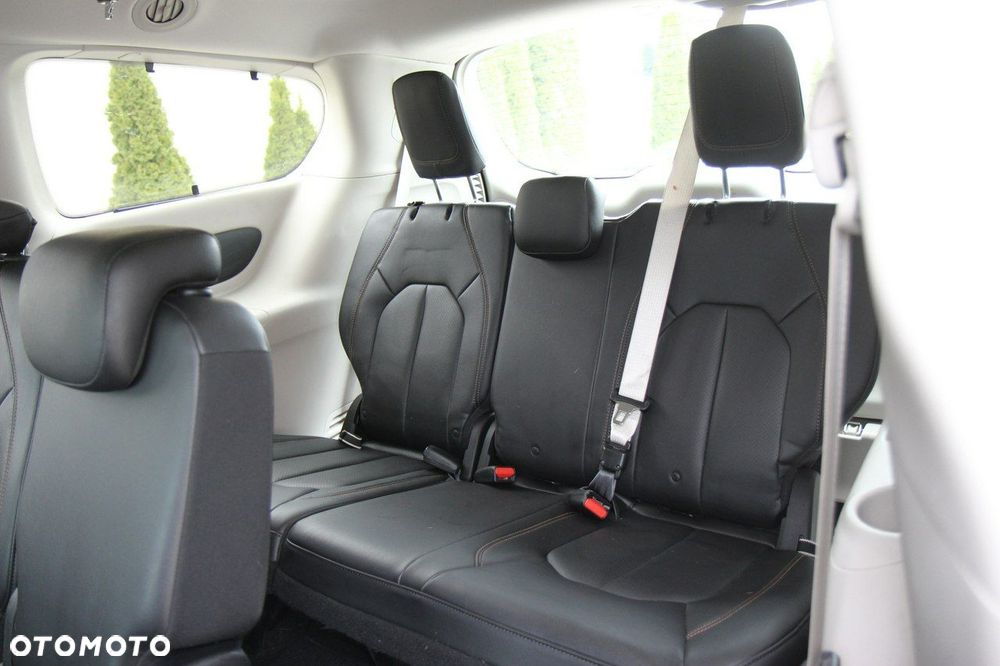 Chrysler Pacifica - 37