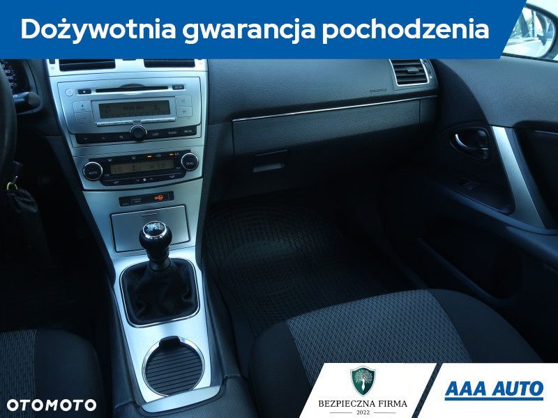 Toyota Avensis - 9