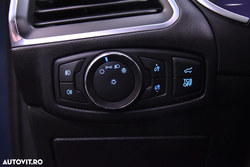 Ford Edge - 15