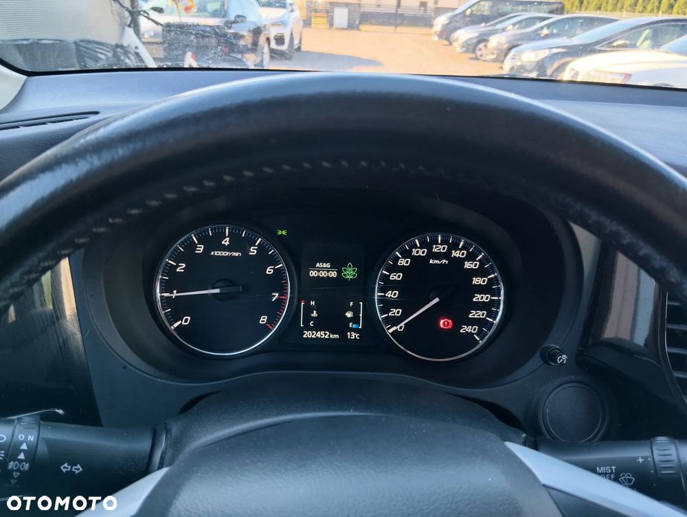 Mitsubishi Outlander - 20