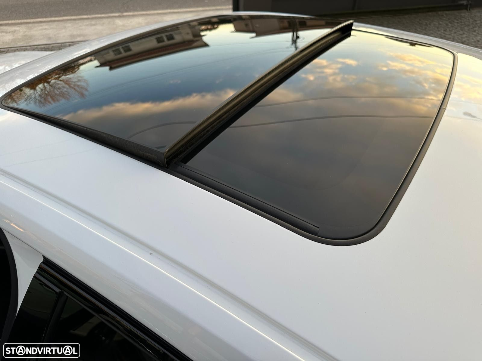 Volvo S60 2.0 T8 PHEV R-Design AWD - 12