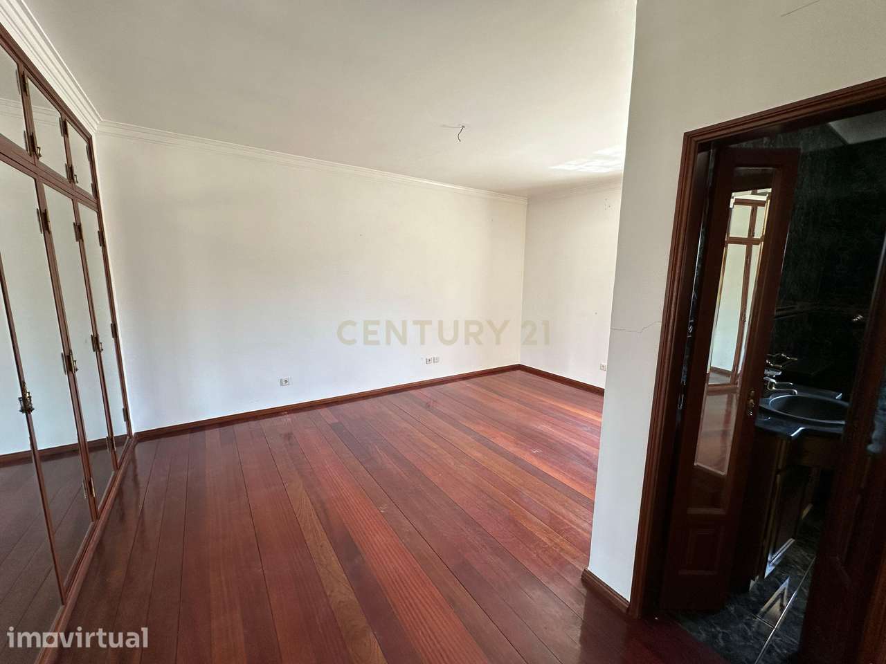 Moradia T5, com excelente localização em Alenquer - Oportunidade unica - Grande imagem: 5/19