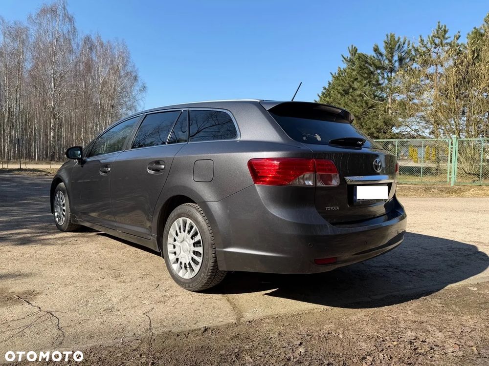 Toyota Avensis 2.0 D-4D Executive - 4