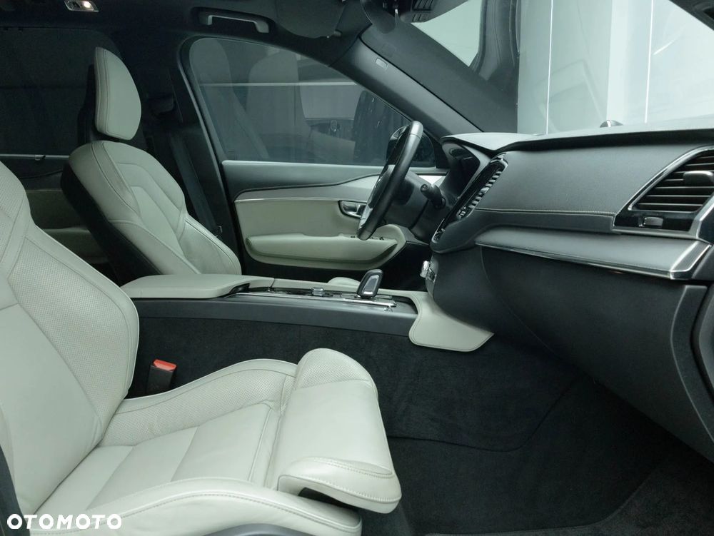 Volvo XC 90 B5 D AWD Ultimate Dark - 33