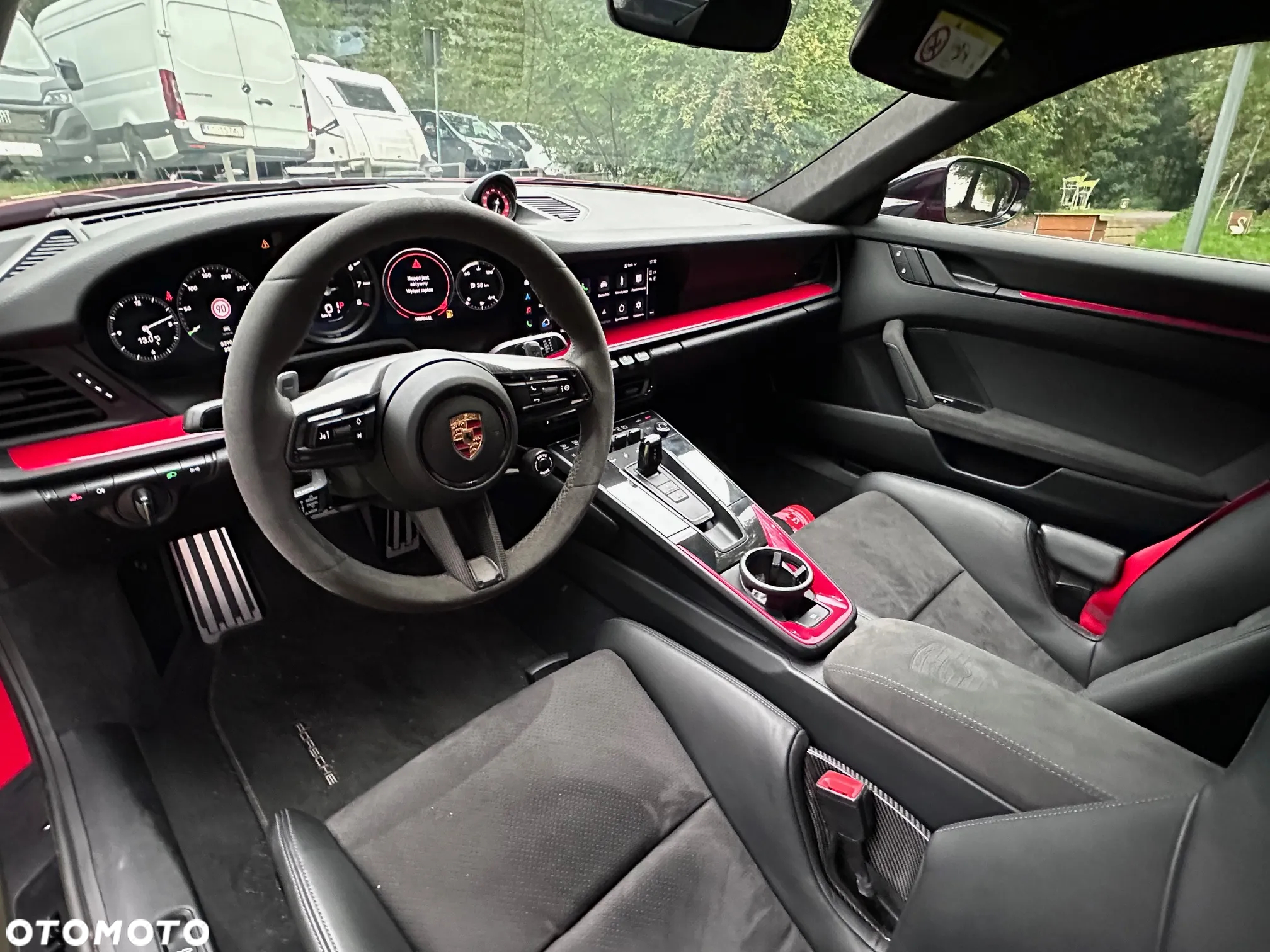 Porsche 911 Carrera GTS - 12