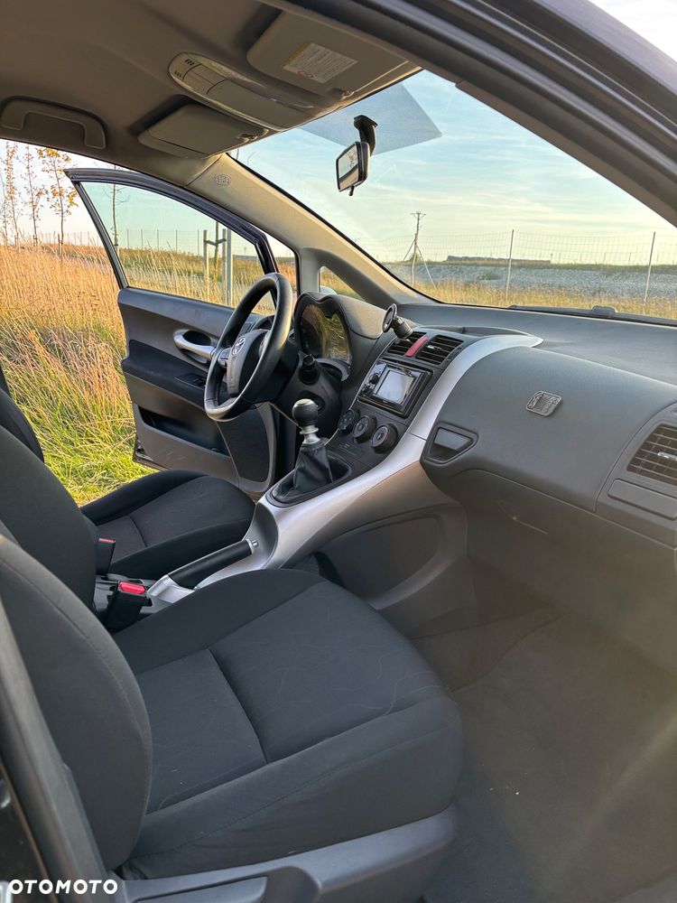 Toyota Auris - 18